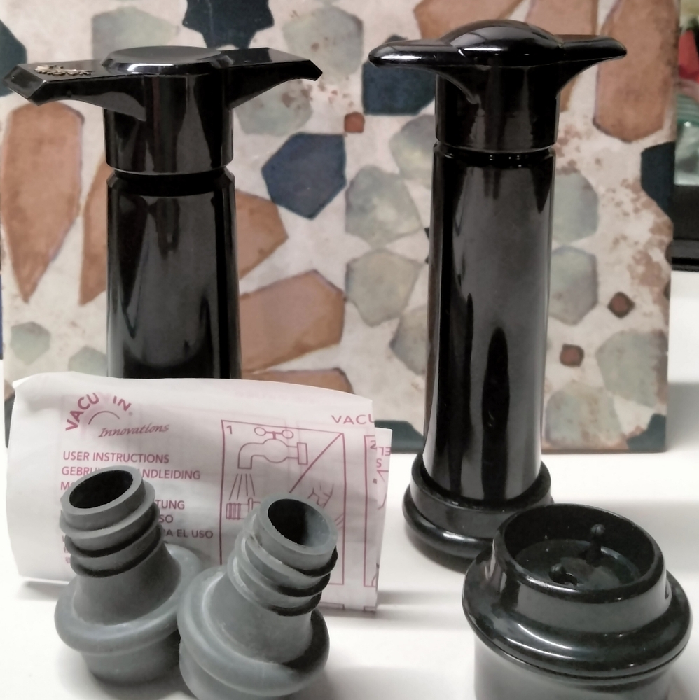 Bundle of 2 Sets Wine Pumps/Sealers/Stoppers - 5 Pieces Black